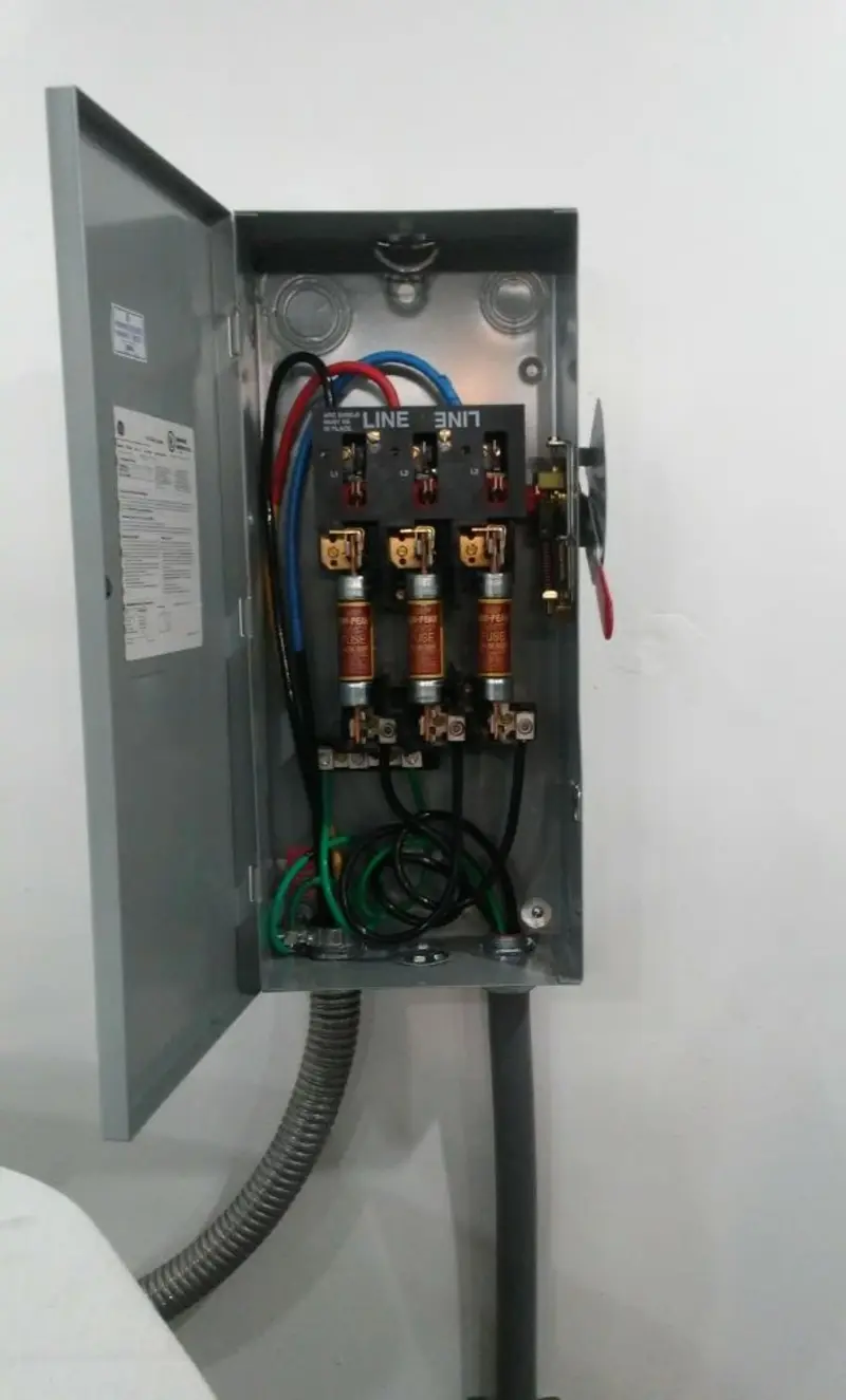 Three-phase disconnect switch installed for Electrical Wiring & Rewiring in Park Center